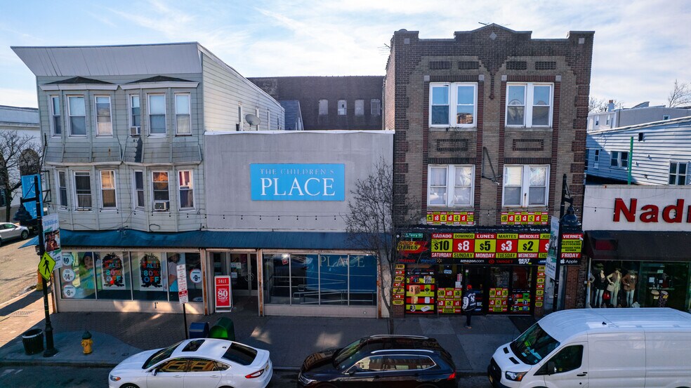 179-183 Ferry St Mixed Use Portfolio portefeuille de 3 biens à vendre sur LoopNet.fr - Photo de l’immeuble – Image 3 sur 8