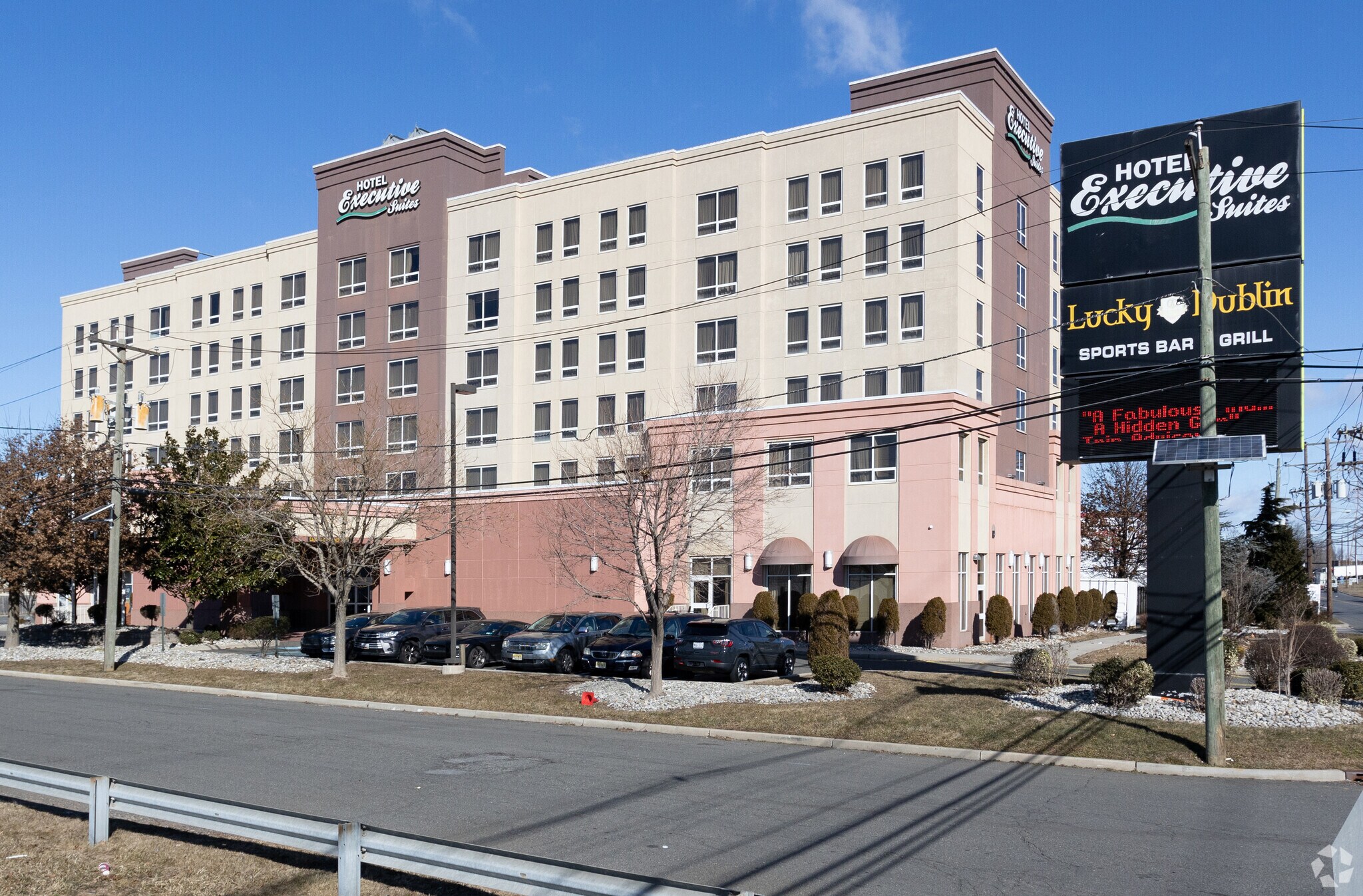 30 Minue St, Carteret, NJ à louer Photo principale– Image 1 sur 28