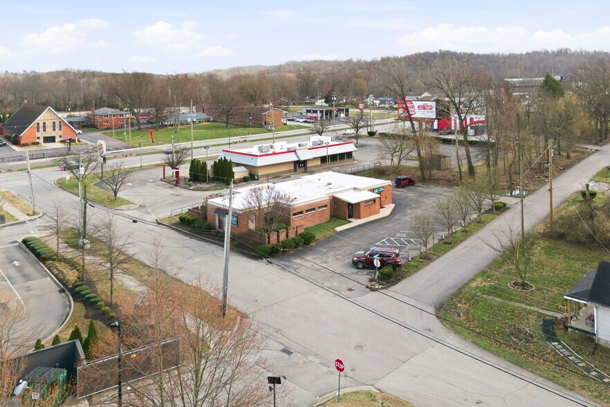 4430 Crawford Ave, Louisville, KY à louer - Photo de l’immeuble – Image 3 sur 56