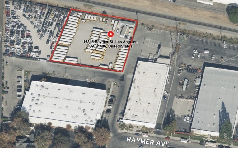 16345 Raymer St, Van Nuys, CA à louer Photo principale– Image 1 sur 3