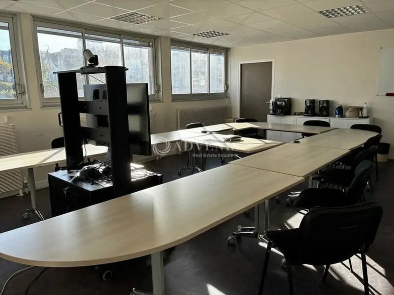 Bureau dans Tours à vendre - Photo de l’immeuble – Image 2 sur 10