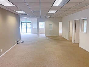 1420 Guerneville Rd, Santa Rosa, CA à louer Photo intérieure– Image 2 sur 6