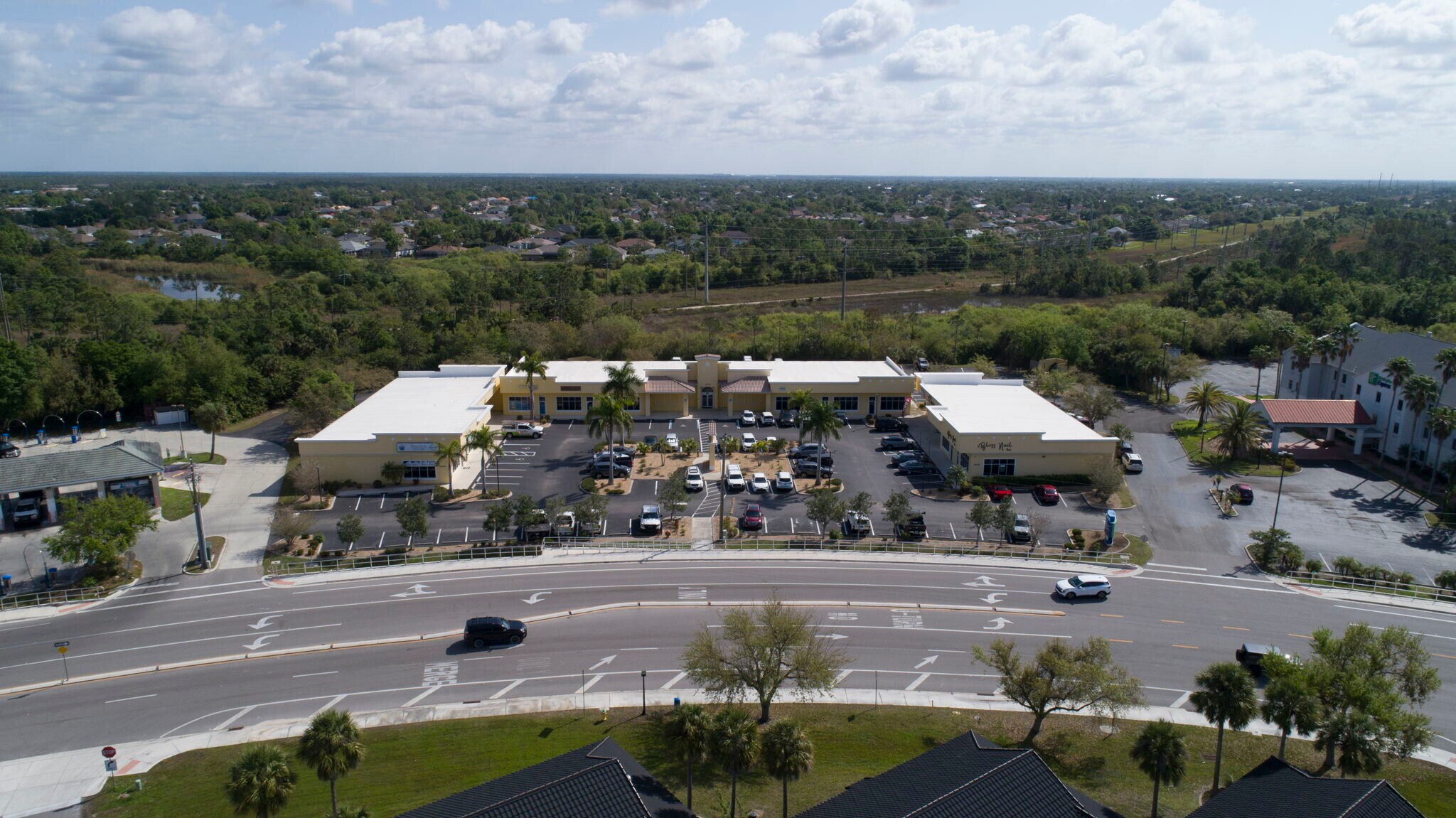 24420 Sandhill Blvd, Punta Gorda, FL à vendre Photo de l’immeuble– Image 1 sur 20