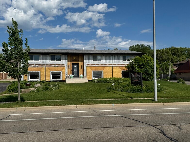 433 Grand Canyon Dr, Madison, WI à vendre - Photo de l’immeuble – Image 2 sur 5