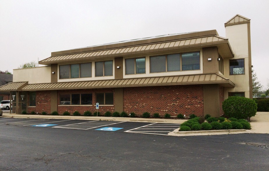 10211 W Lincoln Hwy, Frankfort, IL à louer - Photo de l’immeuble – Image 3 sur 32