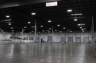 2300 Hwy 13 W, Burnsville, MN à louer Photo intérieure– Image 2 sur 3