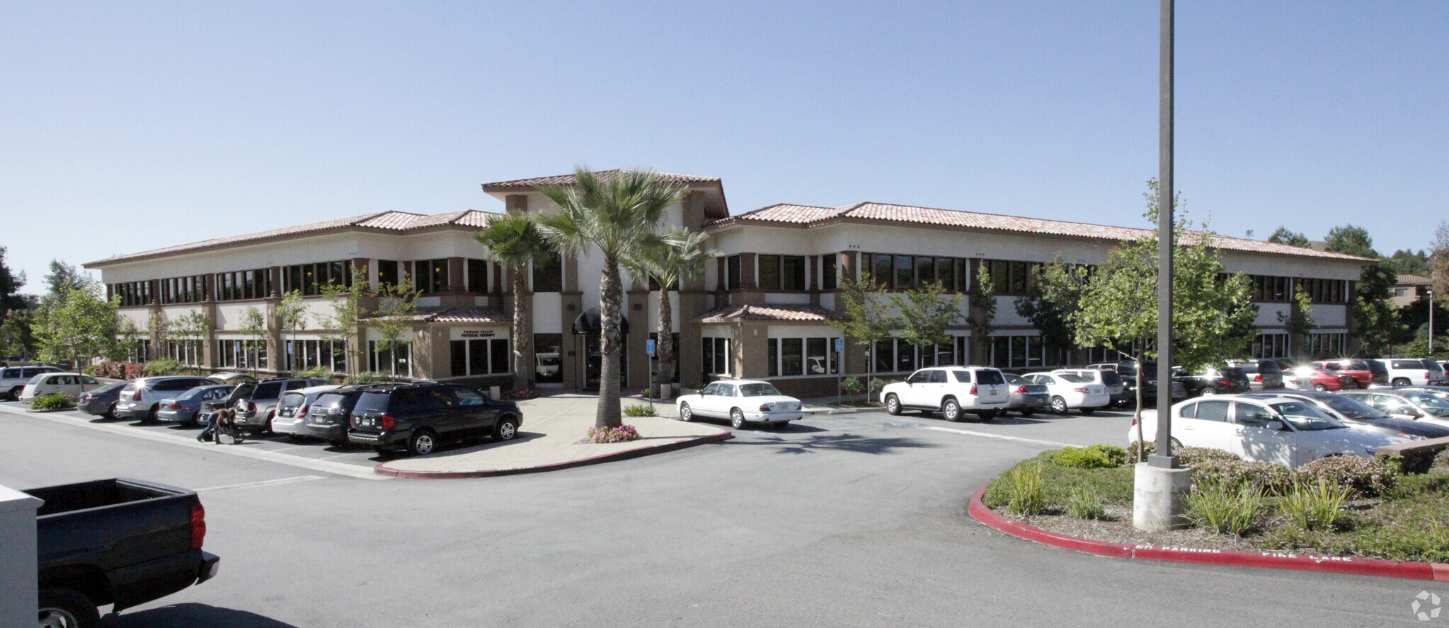 2140 Grand Ave, Chino Hills, CA à louer Photo de l’immeuble– Image 1 sur 7