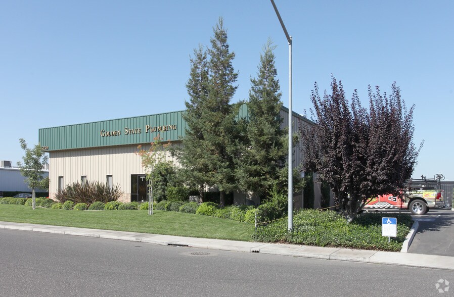 5259 Jerusalem Ct, Modesto, CA à louer - Photo de l’immeuble – Image 2 sur 3
