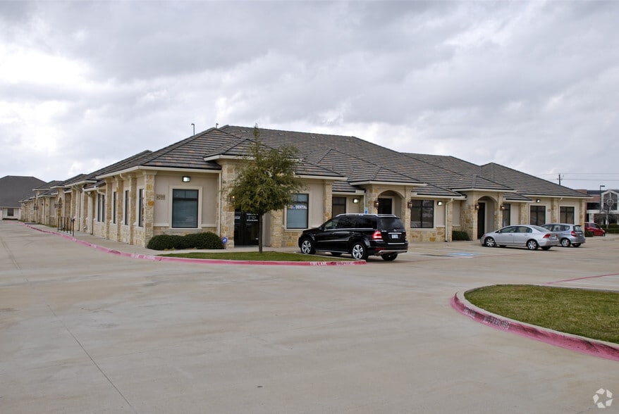 4500 Legacy Dr, Plano, TX à louer - Photo principale – Image 2 sur 7