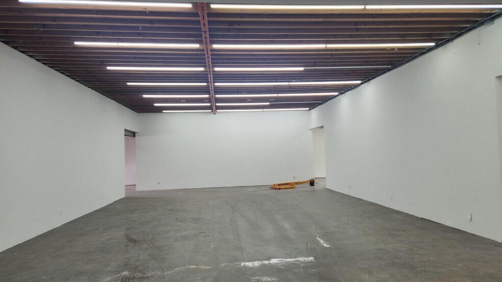 543 N Fairfax Ave, Los Angeles, CA à louer - Photo intérieure – Image 2 sur 6