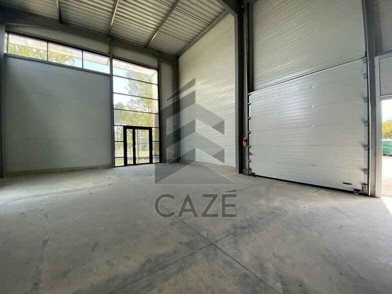 Local d’activités dans Canéjan à louer - Photo de l’immeuble – Image 2 sur 8