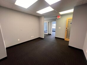 3055 Plymouth Rd, Ann Arbor, MI à louer Photo intérieure– Image 2 sur 23