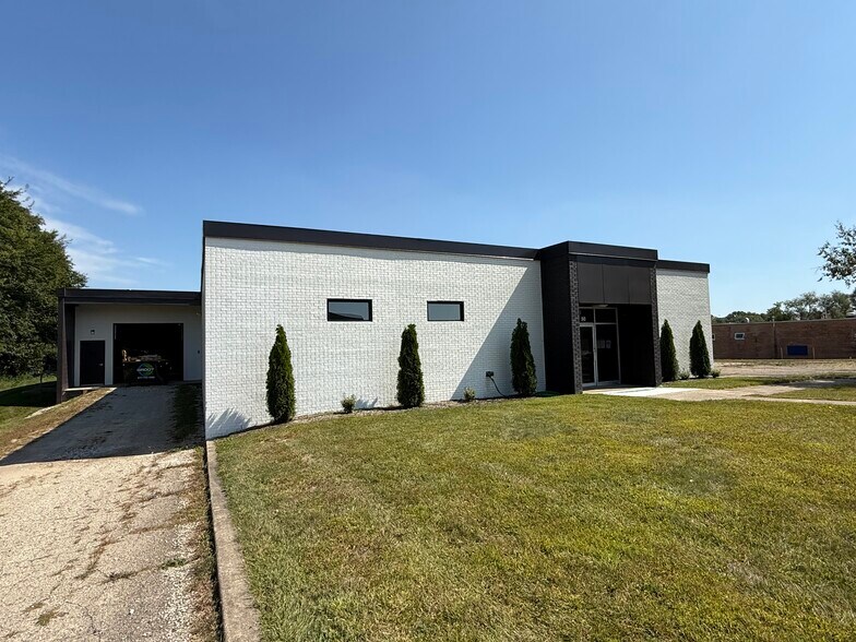 50 N 17th St, St Charles, IL à louer - Photo de l’immeuble – Image 1 sur 1