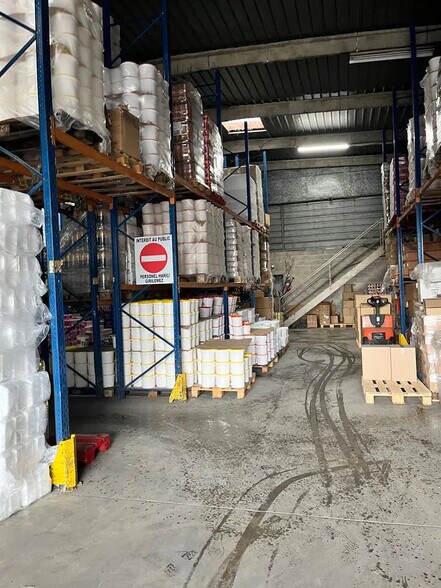 Local commercial dans Sarcelles à louer - Photo de l’immeuble – Image 3 sur 10