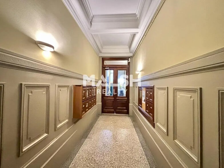 Bureau dans Lyon à louer - Hall d’entrée – Image 2 sur 16