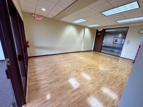 N14W23777 Stone Ridge Dr, Waukesha, WI à louer Photo intérieure– Image 2 sur 7