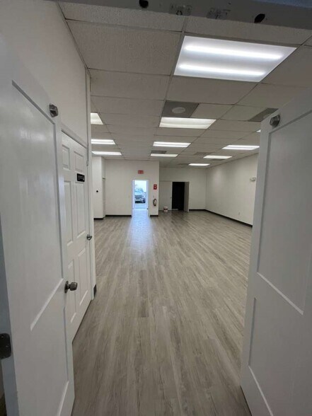 1525 NW 3rd St, Deerfield Beach, FL à louer - Photo de l’immeuble – Image 3 sur 18