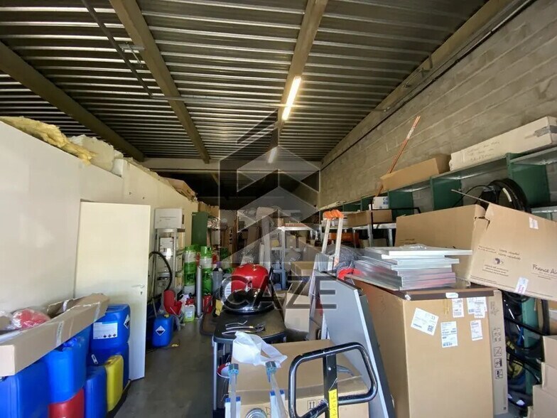 Local d'activités dans Le Haillan à vendre - Photo de l’immeuble – Image 2 sur 5