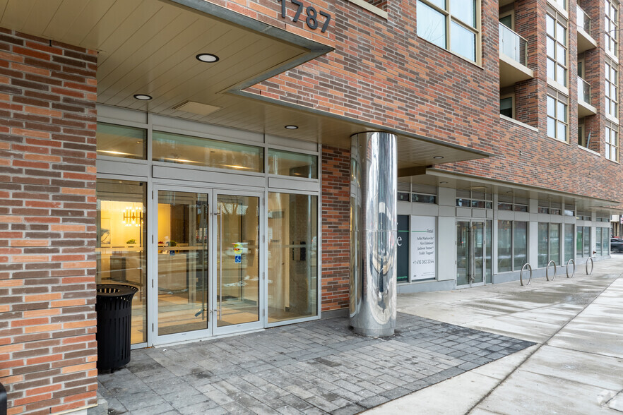 1775-1779 St Clair Av W, Toronto, ON à vendre - Photo de l’immeuble – Image 3 sur 4