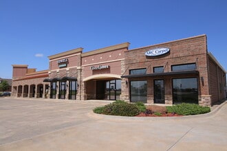 13100 Colony Pointe Dr, Yukon, OK à louer Photo de l’immeuble– Image 1 sur 1