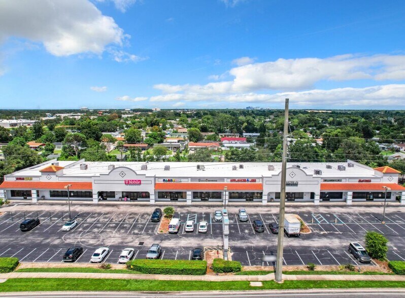 1233 W Sand Lake Rd, Orlando, FL à louer - Photo de l’immeuble – Image 3 sur 6