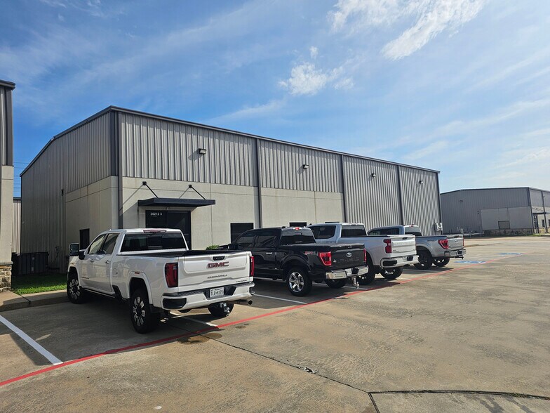 20212 Hempstead Rd, Houston, TX à louer - Photo de l’immeuble – Image 1 sur 10
