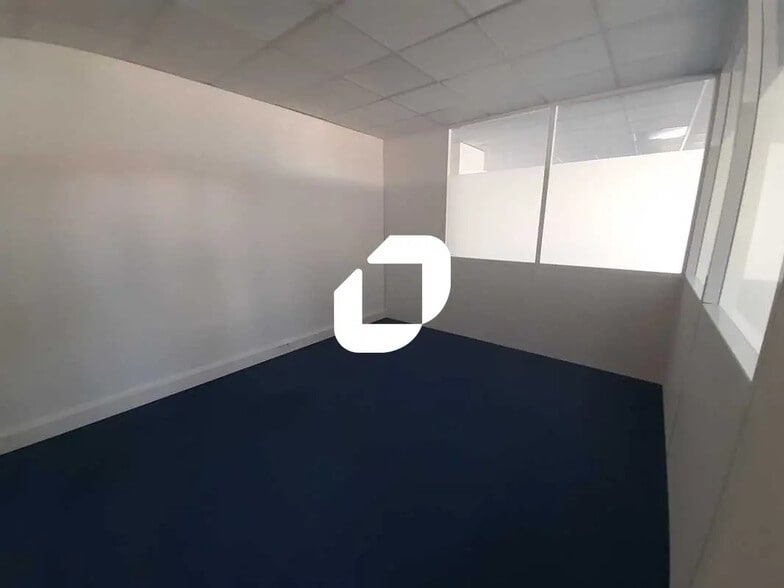 Bureau dans Montreuil à louer - Photo de l’immeuble – Image 2 sur 5
