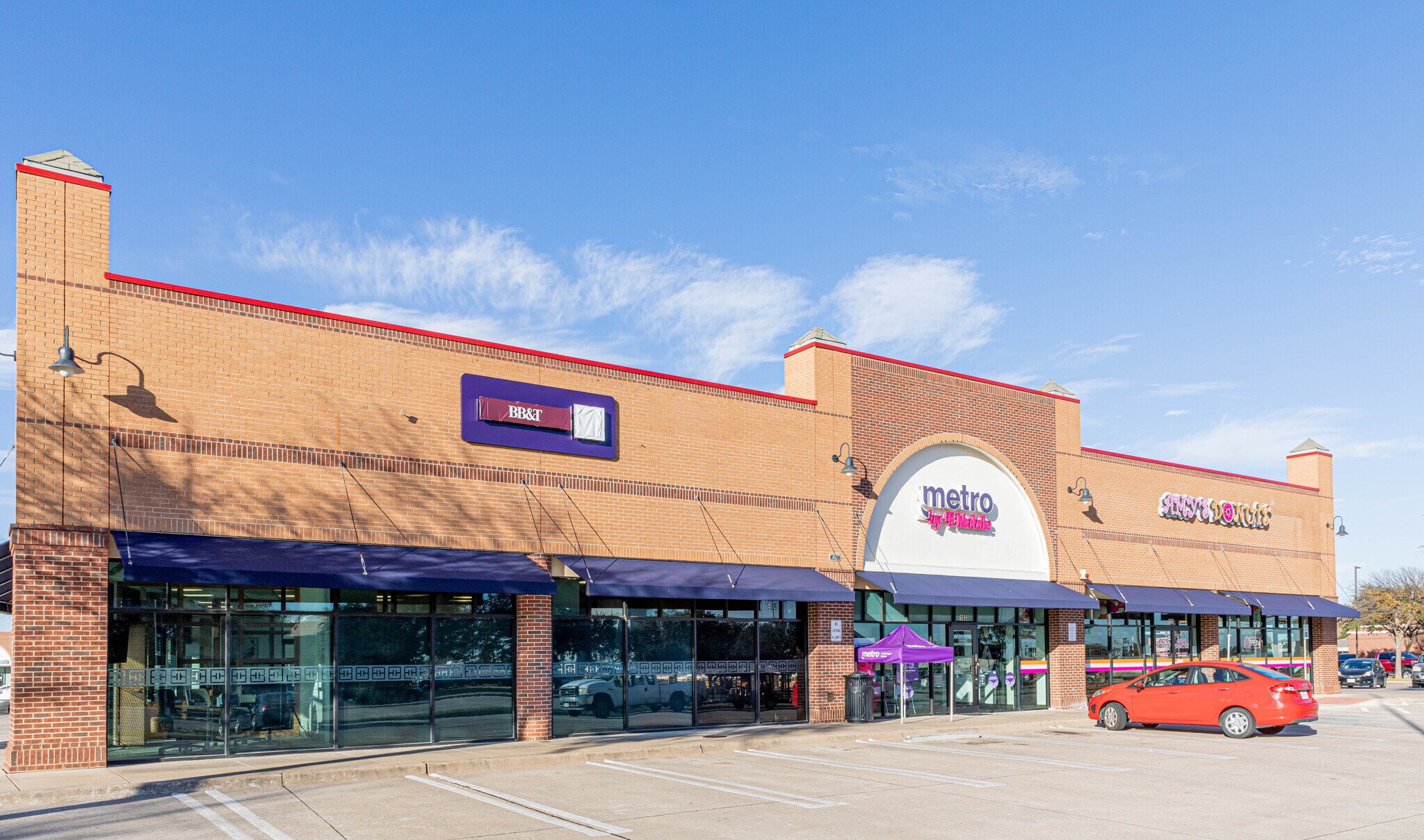 1077-1093 W Main St, Lewisville, TX à louer Photo de l’immeuble– Image 1 sur 5