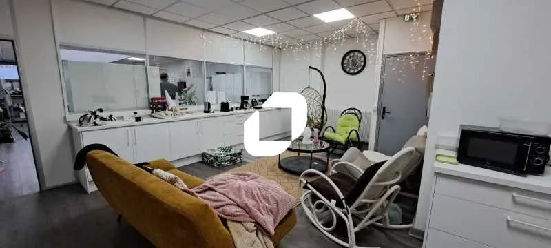 Bureau dans Noisy-le-Sec à louer - Photo de l’immeuble – Image 2 sur 7