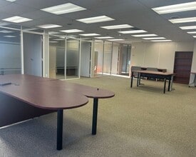 1112 40th Ave NE, Calgary, AB à louer Photo intérieure– Image 2 sur 3