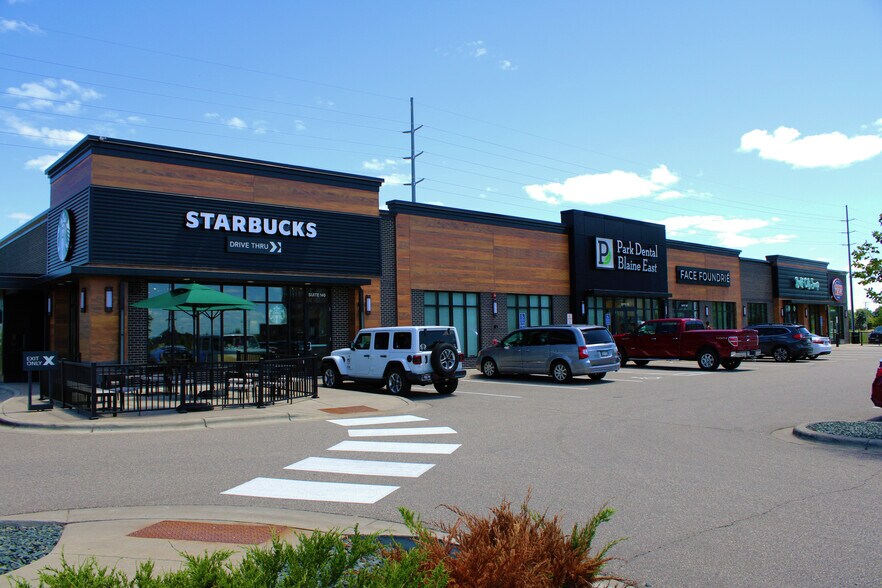 4190 108th Ave NE, Blaine, MN à louer - Photo de l’immeuble – Image 2 sur 5