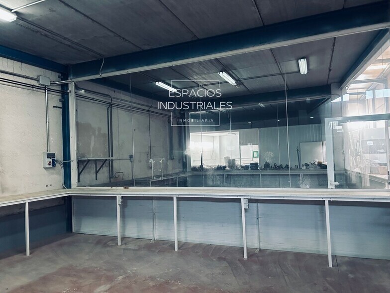 Industriel/Logistique dans Humanes de Madrid, Madrid à vendre - Photo de l’immeuble – Image 2 sur 14