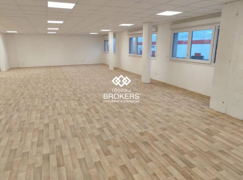 Bureau dans Claira à louer - Photo intérieure – Image 3 sur 4