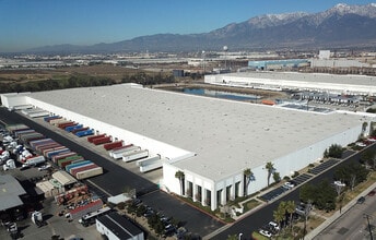 9950 Calabash Ave, Fontana, CA à louer Photo de l’immeuble– Image 2 sur 2