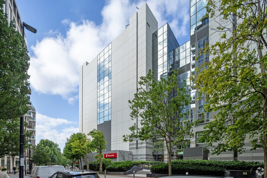 4 Thomas More Sq, Londres à louer - Photo de l’immeuble – Image 2 sur 22