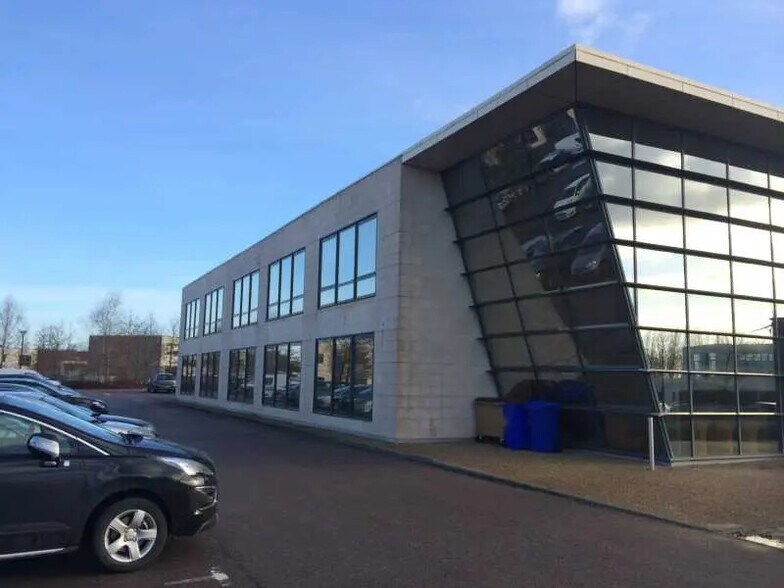 Bureau dans Bois-Guillaume à louer - Photo de l’immeuble – Image 3 sur 8