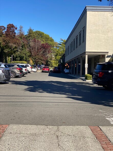 1013-1021 1st St, Benicia, CA à louer - Photo de l’immeuble – Image 2 sur 16