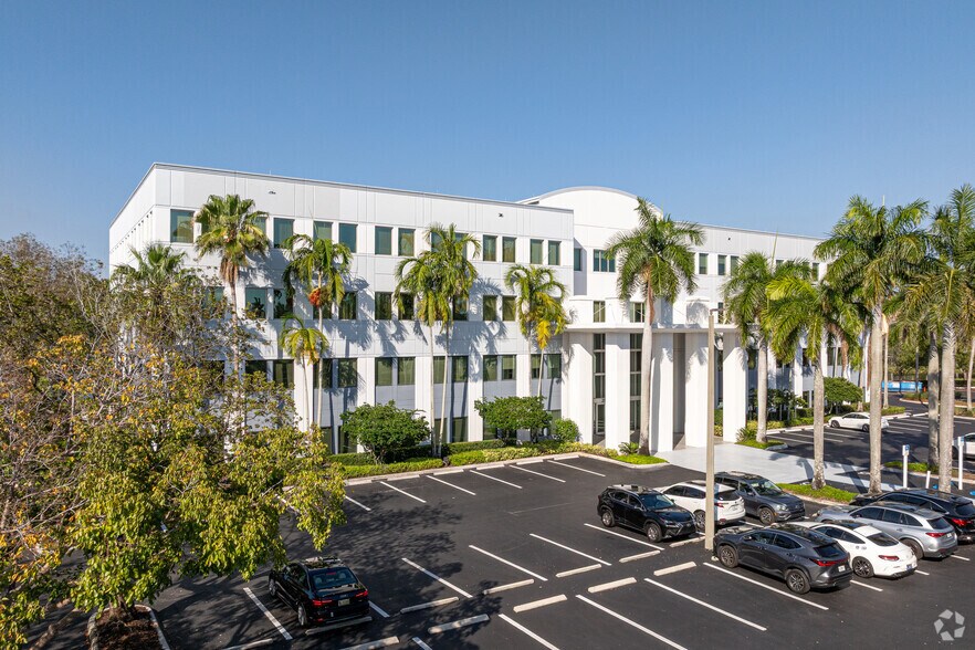 2500 Weston Rd, Weston, FL à louer - Photo de l’immeuble – Image 1 sur 22