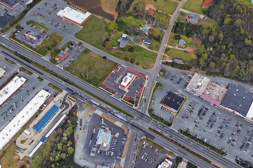 1302 W Roosevelt Blvd, Monroe, NC à louer - Photo de l’immeuble – Image 3 sur 6
