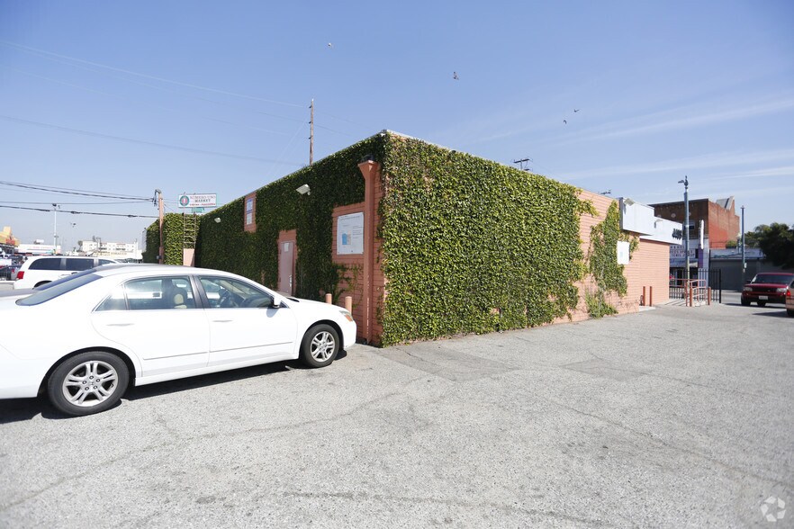 4401-4405 S Vermont Ave, Los Angeles, CA à louer - Photo de l’immeuble – Image 2 sur 10