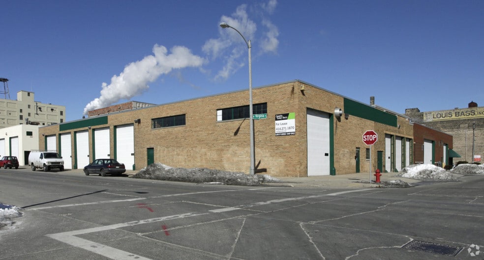 401-429 S 3rd St, Milwaukee, WI à louer - Photo principale – Image 1 sur 10