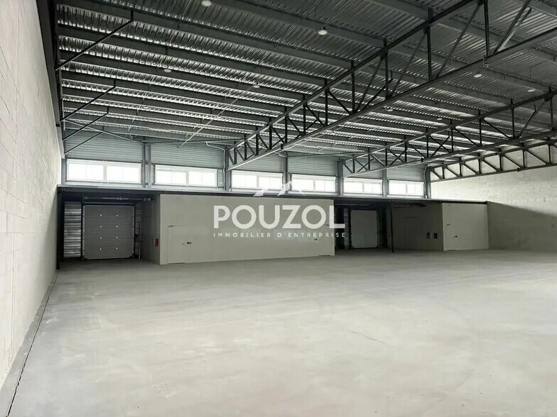 Local d’activités dans Cournon-d'Auvergne à louer - Photo intérieure – Image 1 sur 12