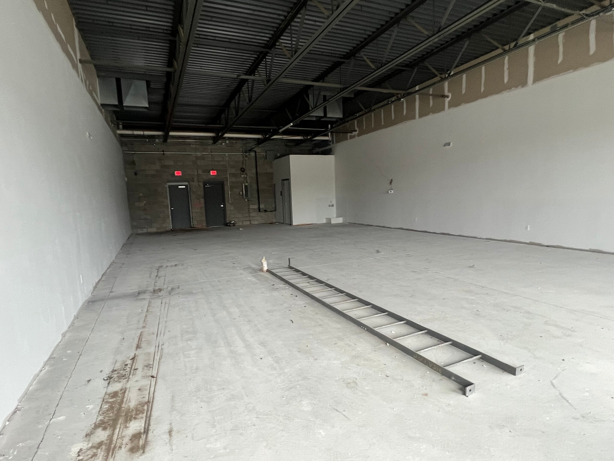 11-47 S Cass Lake Rd, Waterford, MI à louer Photo intérieure– Image 1 sur 3