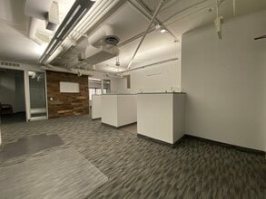 5757 W Century Blvd, Los Angeles, CA à louer Photo intérieure– Image 2 sur 7