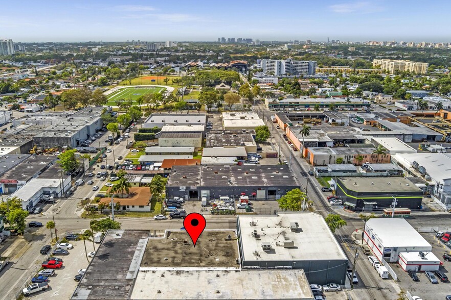 2375 NW 21st Ter, Miami, FL à vendre - Photo de l’immeuble – Image 2 sur 62