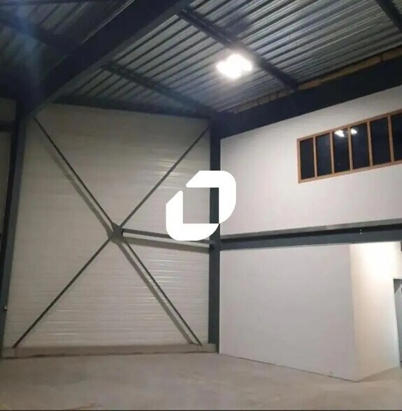 Local d’activités dans Nantes à louer - Photo de l’immeuble – Image 2 sur 23