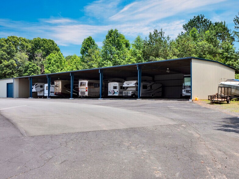 124 Patrick Rd, Gastonia, NC à vendre - Photo de l’immeuble – Image 3 sur 7