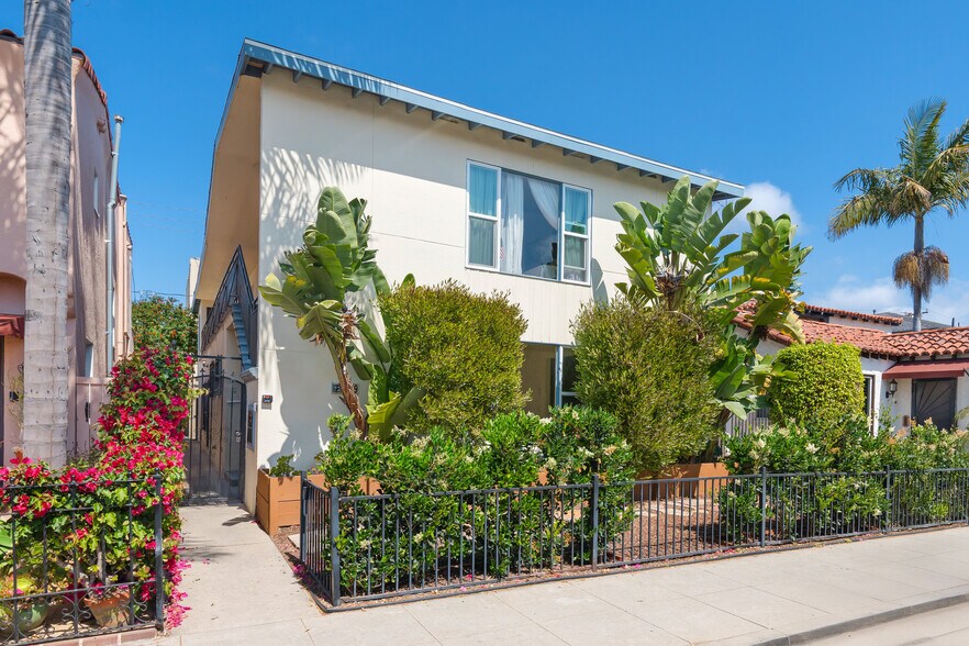 159 Roycroft Ave, Long Beach, CA à vendre - Photo de l’immeuble – Image 2 sur 23