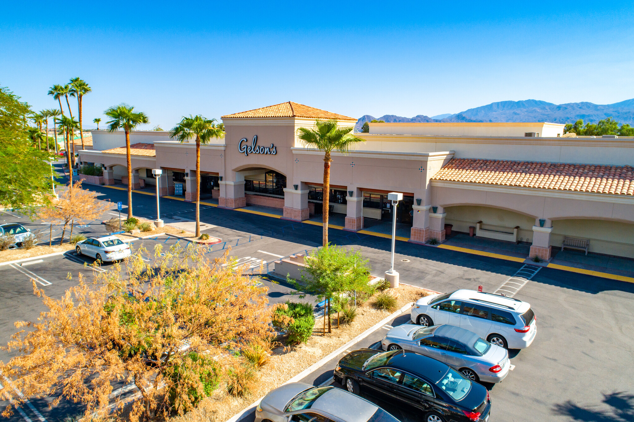 36101 Bob Hope Dr, Rancho Mirage, CA à louer Photo de l’immeuble– Image 1 sur 27