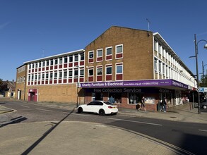50-52 The Broadway, Crawley à louer Photo de l’immeuble– Image 1 sur 6
